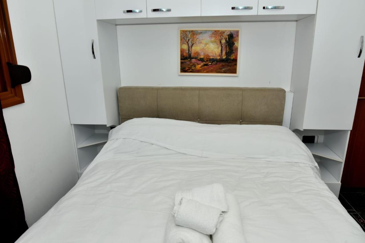 Villas Apartments Shahaj Vlorë Exterior foto