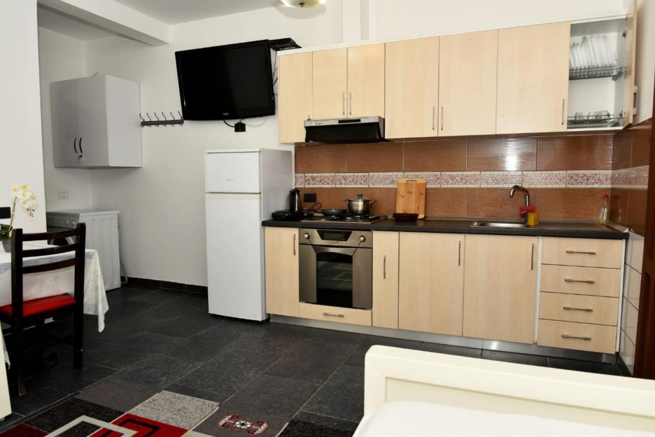 Villas Apartments Shahaj Vlorë Exterior foto